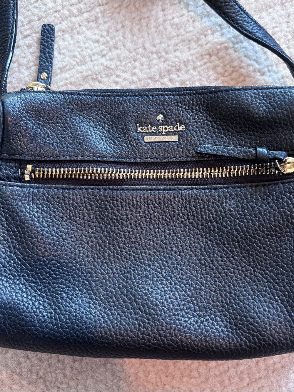 kate spade black pebbled leather crossbody with gold hardware - Picture 2 of 9